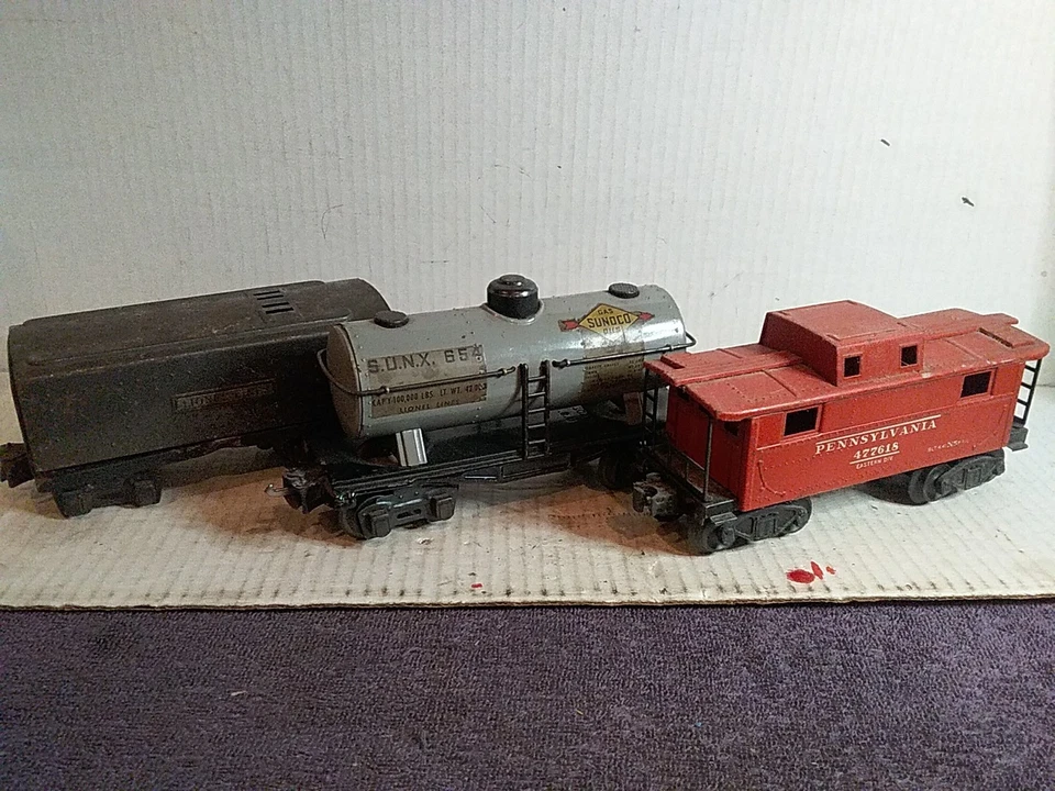 3 Lionel Prewar Cars - Image 1 of 4