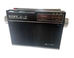 Radio de colección Sony ICF-110B IC-11 FM MW SW - Modelo 1970 probado desde Japón - Imagen 1 de 11