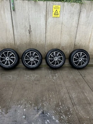 4xApollo Winterreifen 215 65 R 16H M+S 7mm Profil incl Stahlf LK108 u Radkappen - Bild 1 von 2