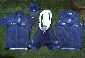 BNWT ~ BUNDLE OF BRITISH TRIATHLON AGE GROUP JERSEY BIB SHORTS GILET & CAP LARGE - Picture 1 of 19