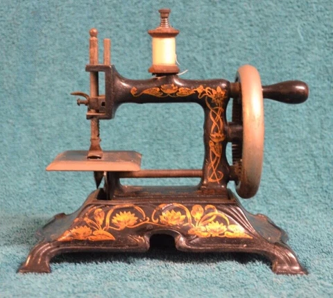 Rare Early Fancy Antique German Cast Iron Childs Hand Crank Sewing Machine Cover