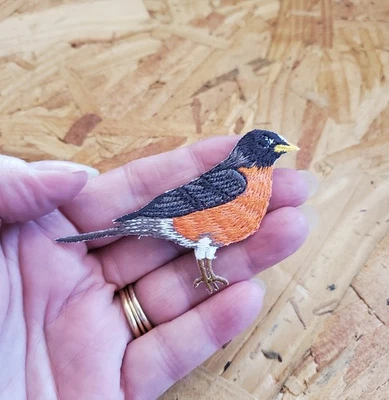 Bird - Observación de aves - American Red Robin - Parche bordado de hierro - R Foto 1 de 2