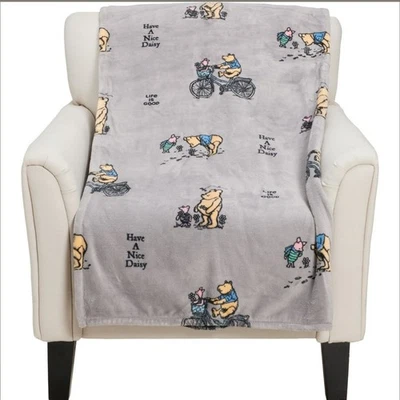Life Is Good Pooh 50x70” Winnie the Pooh Have a Nice Daisy Fleece Throw Blanket  - Image 1 of 2