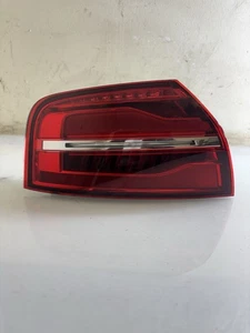 FARO ESTERNO POSTERIORE LATO PASSEGGERO AUDI A8 D4 4H0945095K 2014-2017 - Foto 1 di 3