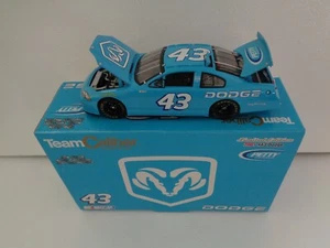 Dodge R/T 2001 Petty Enterprises #43 escala 1/24 TCOS Nascar diecast sin usar, en caja - Imagen 1 de 12