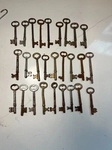 Vintage Lot Of 27 Antique Skeleton Keys Hollow Barrel Antique Key Door Lock Art - Picture 1 of 4