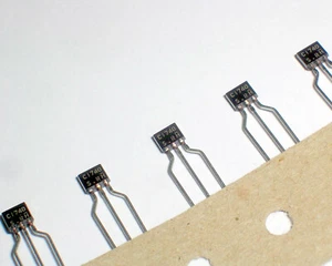 50pcs 2SC1740S C1740S Transistor TO-92S ROHM *02 - Picture 1 of 1