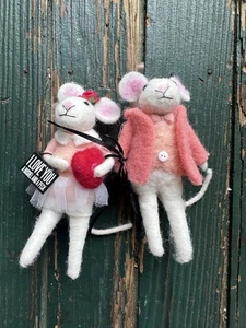 2 Aghi Topo San Valentino Figura in Feltro Critter Happy Place Love You Bushel - Foto 1 di 5