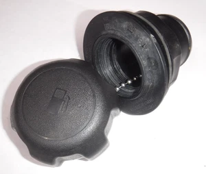 OEM 2009 09 SEADOO RXP-X 255 FUEL CAP LID FILLER NECK BLACK 275500710 B85-22 - Picture 1 of 4