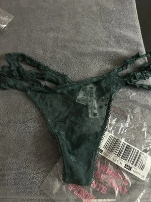 Tanga con volantes con correa de cadera doble verde oscuro Vs/rosa Foto 1 de 4