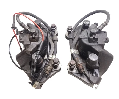 Conjunto de pinza de freno delantera Jaguar XE 2017 OEM GX73-2B557-AD Foto 1 de 4