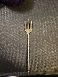 Antica forchetta Reed And Barton 2 (forcella ostrica) non so se argento o placcata - Foto 1 di 6