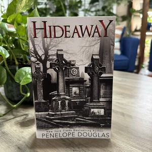 Hideaway by Penelope Douglas 2021 OOP Paperback Cover - Bild 1 von 7