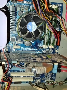 placa base gigabyte ga-ph78a d3 b3 socket 1155 cpu i5 2400 con disipador y 16gb - Afbeelding 1 van 4