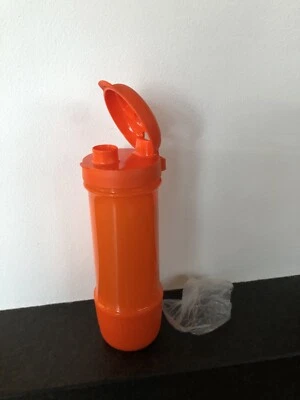 Tupperware Infuser Bottle, Flasche, Trinkflasche mit Zitruspresse  700ml, neu - Bild 1 von 3