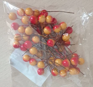 Herbstliche Dekobeeren 50 Stück 6,5 cm lang gelb orange - Bild 1 von 2