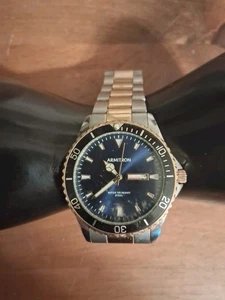 Armitron Uhr Herren 42mm Bicolor Edelstahl schwarzes Zifferblatt Tag Datum funktioniert Waterpro - Bild 1 von 4