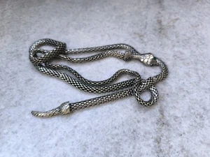 Vintage silver tone metal necklace in the form of a snake with magnetic head - Picture 1 of 7