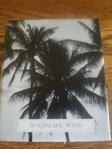 Vela perfumada Michel Design Works Nº 5 Pacific Wind - Imagen 1 de 4