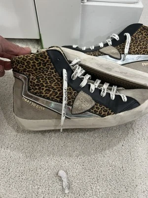 Zapatillas altas PHILIPPE Modelo Leopardo Gamuza Plateadas Metálicas Talla ER 37 Foto 1 de 4