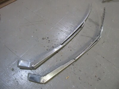 1961 Mercury Meteor 600 exterior windshield wiper arm trim pair set Trico Foto 1 de 3