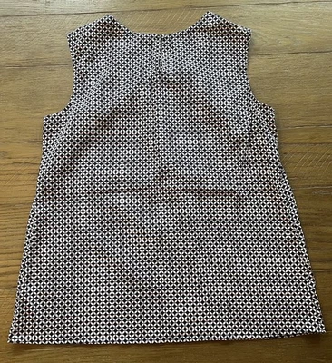 Camiseta sin mangas MERONA para mujer talla L negra geométrica plisada sin mangas ojo de cerradura trasero Foto 1 de 4