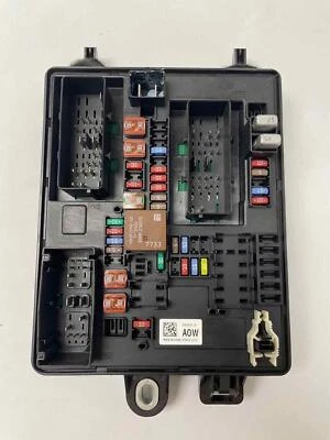 2013-2015 Cadillac ATS Engine Fuse Box - Изображение 1 из 4