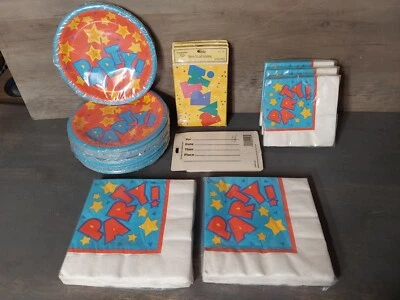 Lote de 17 piezas de platos de fiesta de cumpleaños servilletas invitaciones decoraciones selladas Foto 1 de 4