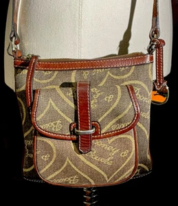 Bolso Bandolera DOONEY & BOURKE Cuero Marrón Caqui Firma Pato Dije - Imagen 1 de 18