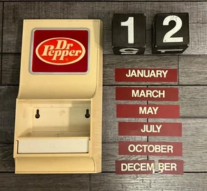 Dr Pepper Display Perpetual International Kalender (alle Monate) - Bild 1 von 2