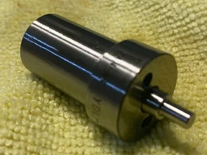 Yanmar Genuine 137626-53200, YDL-150T 288SP Valve W/Case S165 - Picture 1 of 10
