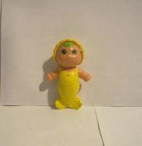 VINTAGE KENNER SEA WEES TropiGALS BABY SEABRINA PUPPE GELBE MEERJUNGFRAU - Bild 1 von 2