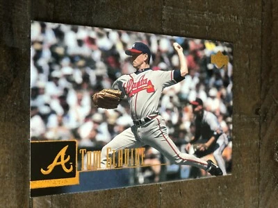 2001 Upper Deck Baseball Card #372 Tom Glavine Atlanta Braves NM (D1) - Image 1 of 2