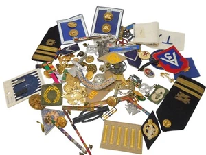 Large Lot WWII Vietnam Modern US Military Patches Pins Insignia Ribbon Bars DR6 - Picture 1 of 6