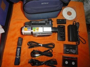 Sony TRV620 Digital8 Camcorder 3.5" LCD Recorded Playback External Output - Picture 1 of 6
