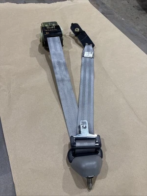 Серый задний ремень безопасности для правостороннего пассажира 99–04 Ford F250 F350 с удлиненной кабиной - Изображение 1 из 4