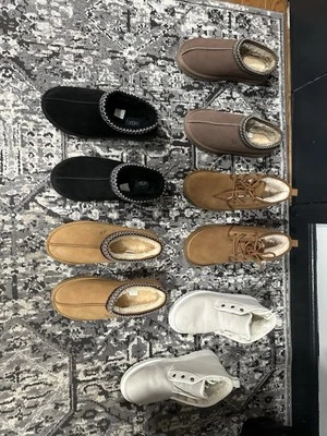 Nuevo Uggs nunca usado, talla 9,5 para hombre súper limpio y fresco. $60 por par! Foto 1 de 4