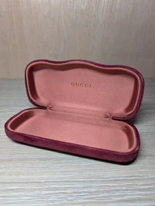 Gucci Premium Red Velvet Hard Clamshell Glasses Case Storage Accessories - Picture 1 of 3