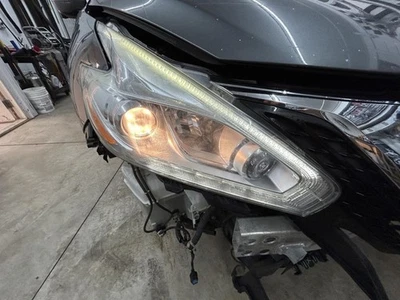 Faro halógeno negro carcasa superior Nissan Murano 2015-2017 pasajero Foto 1 de 4