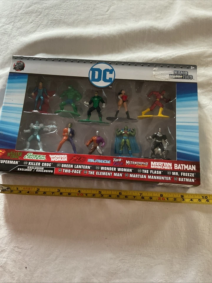 Nano Metalfigs DC Comics Jada Paquete de 10 Coleccionistas Set Superman, Batman, The Flash Foto 1 de 4
