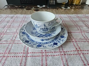 Tirschenreuth Zwiebelmuster 3 tlg. Kaffeegedeck mit Untertasse + Kuchenteller #3 - Bild 1 von 9