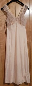 Vintage Pretty in Peachy Pink Rhythm Nylon Nightgown Lingerie Cup Size 34 - Picture 1 of 15