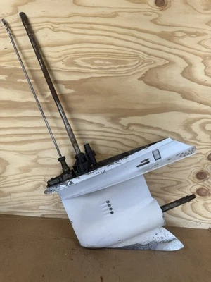 150-225 HP Johnson Evinrude Ficht 25” unidad inferior caja de engranajes tiene eje de hélice doblado Foto 1 de 4