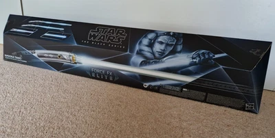 Hasbro Star Wars: Black Series Force FX Elite Lichtschwert Ahsoka Tano Replik - Bild 1 von 4
