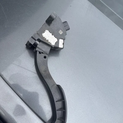 2007-2011 TOYOTA CAMRY GAS PEDAL THROTTLE ACCELERATOR TRAVEL SENSOR OEM - Image 1 of 3