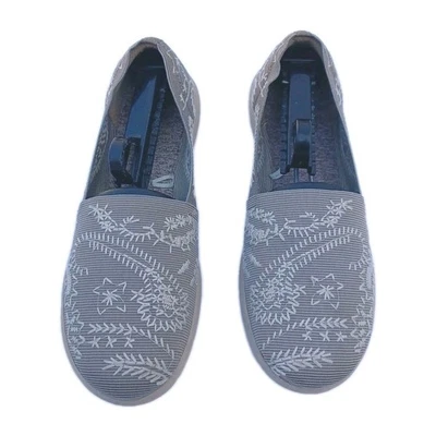 Zapatos Yuu para mujer talla 8,5 Krishna gris beige bordados zapatos cómodos sin cordones Foto 1 de 4