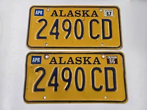 Vintage Set Of License Plates. Alaska 2490CD. In Good Condition  - Picture 1 of 2