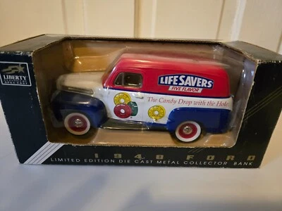 Banco salvavidas Liberty Classics 1948 Ford Die Cast Metal Collector Foto 1 de 4