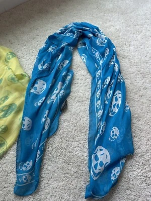 Alexander McQueen Mujer Seda Gasa Bufanda Azul Calavera 41x45 Foto 1 de 4