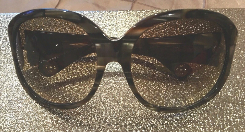 GAFAS DE SOL OSCAR de la RENTA TURTOISESHELL OVERSIZE, LOOK ELEGANTE Foto 1 de 4